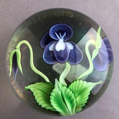 Violet snapdragon paperweight - signed Orient & Flume, Held, H-7-1990-F