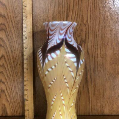 Gold pulled feather vase 9