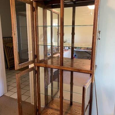 LOT 321 CONTEMPORARY LIGHTED DISPLAY CABINET MIRROR BACK 