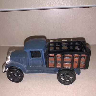 Vintage cast iron vehicle set