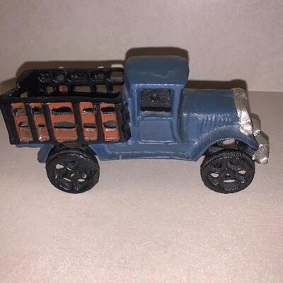 Vintage cast iron vehicle set
