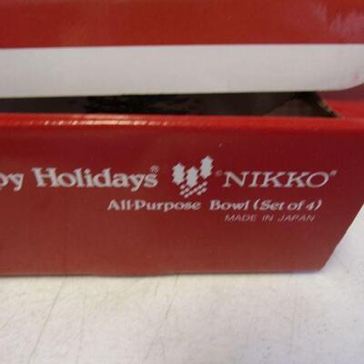 Lot 27 - Happy Holidays Nikko All Purpose Bowl (Set 0f 4)