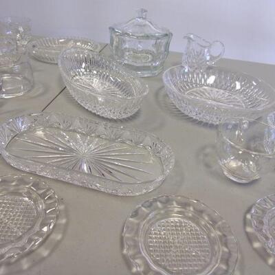 Lot 32 - Crystal Serving Dishes 