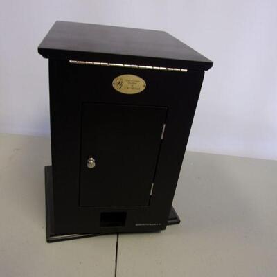 Lot 35 - Lori Greiner Cellphone Plus Charging Station