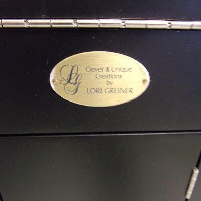 Lot 35 - Lori Greiner Cellphone Plus Charging Station
