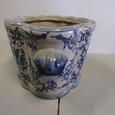 Lot 37 - Porcelain Home Decor Items