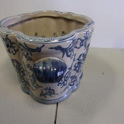 Lot 37 - Porcelain Home Decor Items