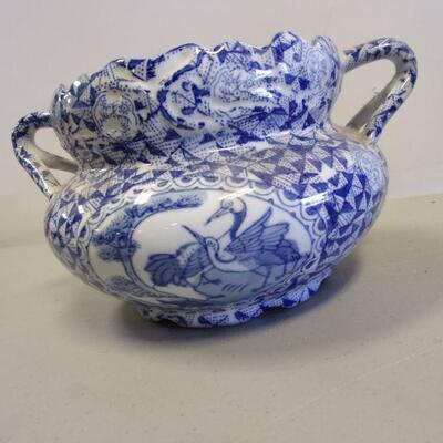Lot 37 - Porcelain Home Decor Items
