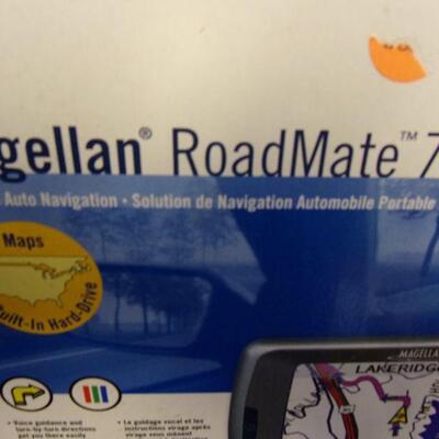Lot 40 - Cisco Wireless B Router & Magellan Roadmate