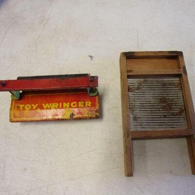 Lot 51 - Toy Wringer Washboard Enamel Plate