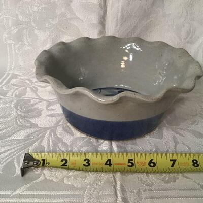 LR#20 - Fluted pottery bowl