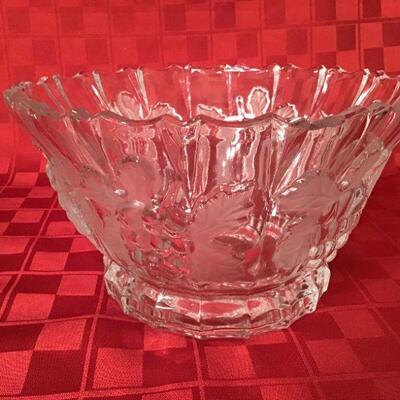 DR#2 - Crystal bowl w/grape design