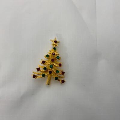 (99) Vintage | 1960s MYLU Christmas Tree Pin