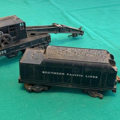 LOT 322 OLD ELECTRIC TRAIN MARX LOCOMOTIVE 666 & CARS