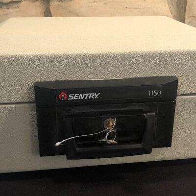 #39 Sentry Locking Box with KEY 