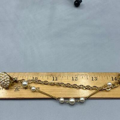 Faux Pearl Earrings and Sweater Clip YD#011-1120-00125