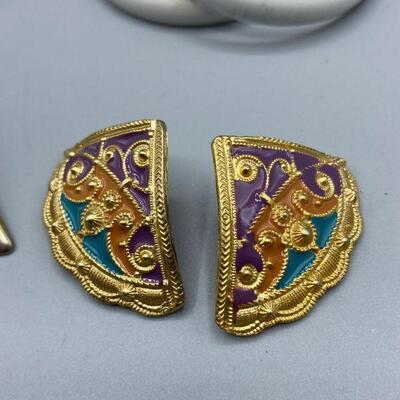 5 Pairs of Vintage Earrings YD#011-1120-00126