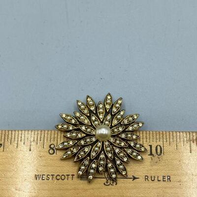 Vintage Faux Pearl & Rhinestone Starburst Pin YD#011-1120-00139