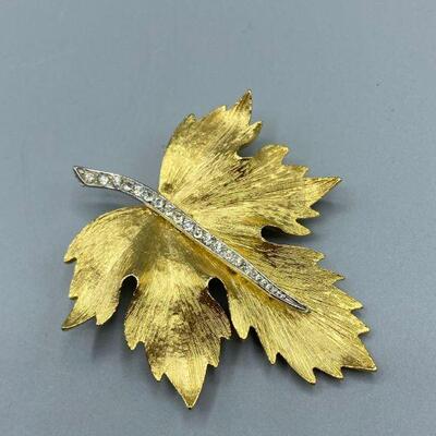 Textured Gold Tone Leaf with Rhinestones Pin YD#011-1120-00141