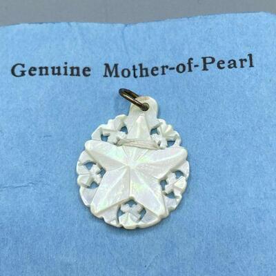 Hand Carved Mother of Pearl Star Pendant YD#011-1120-00155