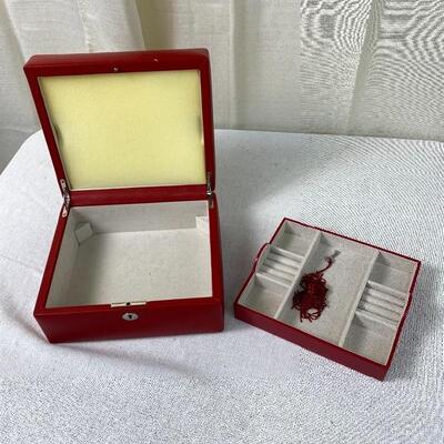 Lot # 49 s -Vintage MCM Jewelry Box w/key