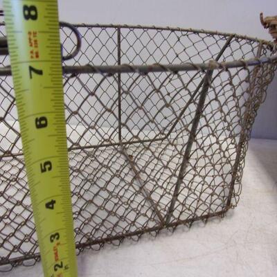 Lot 58 - Several Styles Of Baskets 