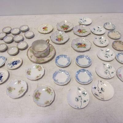 Lot 59 - Porcelain Demitasse Saucers 
