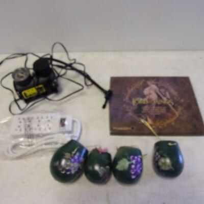 Lot 65 - Air Compressor - Lord Of The Rings Poster cards