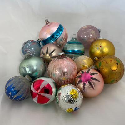 (113) Vintage | Fourteen Stunning Christmas Ornaments