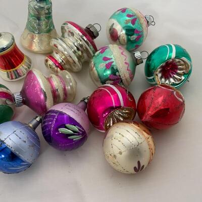 (114) Vintage | Thirteen Assorted Ornaments | 3 Indent