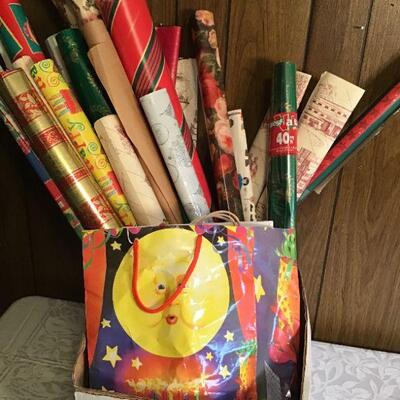 U#240 - Wrapping paper & gift bags