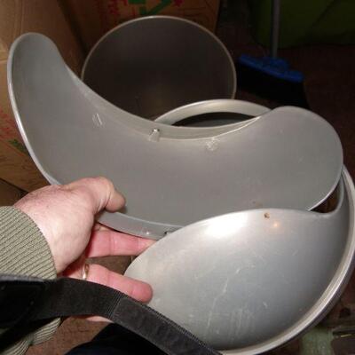 New Trash basket with flex lid.