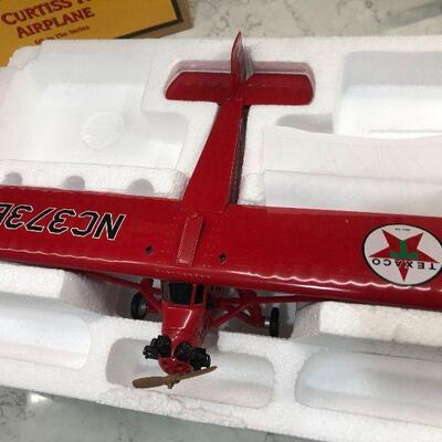 L34: Texaco Die-cast metal  Airplanes