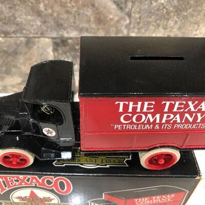 L36: Texaco Die-Cast Metal Etrl Trucks