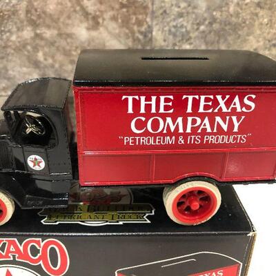 L36: Texaco Die-Cast Metal Etrl Trucks