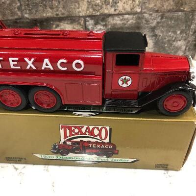 L38: Texaco Die- Cast Metal Etrl Trucks Banks