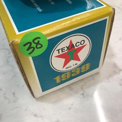 L38: Texaco Die- Cast Metal Etrl Trucks Banks