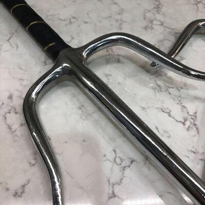 L62: Dueling Daggers