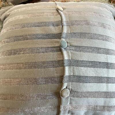 L72: Patchwork Twin Bedding