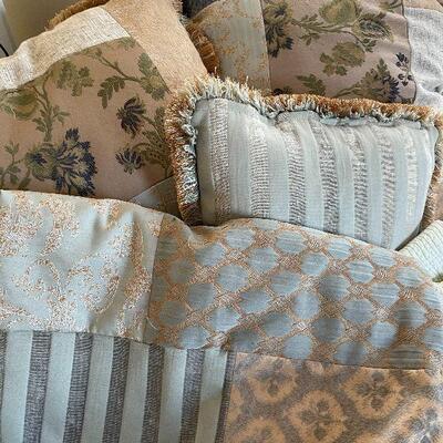 L72: Patchwork Twin Bedding