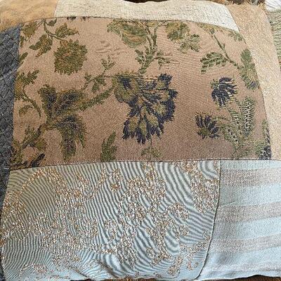 L72: Patchwork Twin Bedding