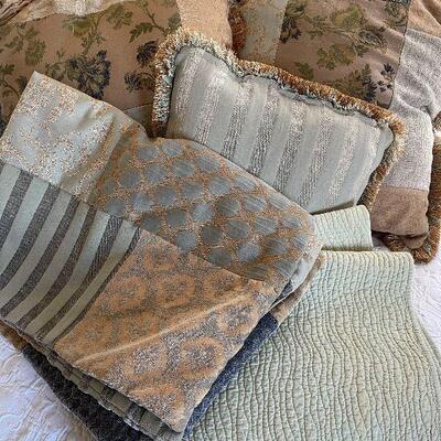 L72: Patchwork Twin Bedding