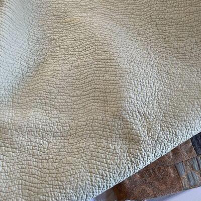 L72: Patchwork Twin Bedding