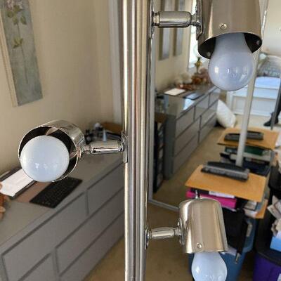 L75: 5FT Tall Floor Lamp