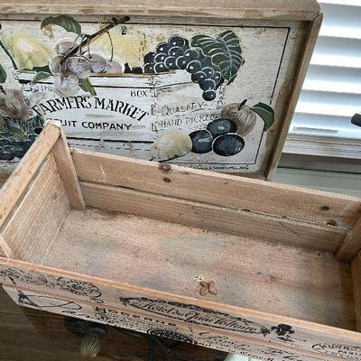 L76: Floral Print Wall Art and Basket