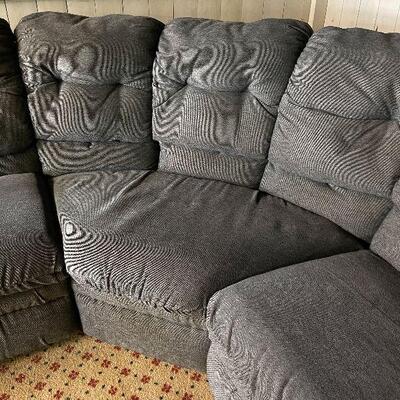 L82: Grey Sectional Couch