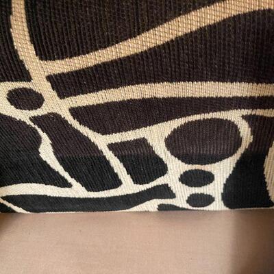 L90: Wing Back Side Chair