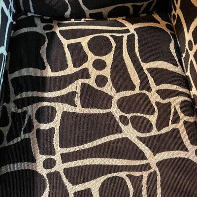 L90: Wing Back Side Chair