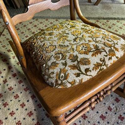 L91: Antique Rocking Chair