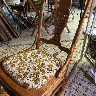 L91: Antique Rocking Chair